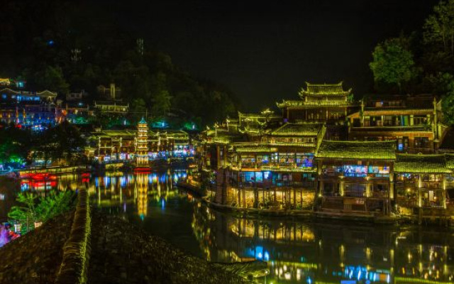 Yuetu Hotel (Phoenix Ancient City)