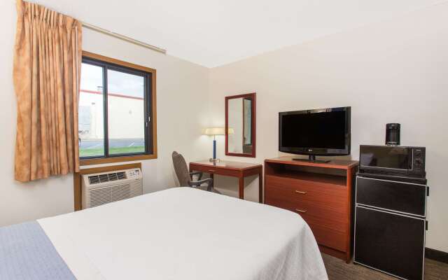 Days Inn by Wyndham Austin