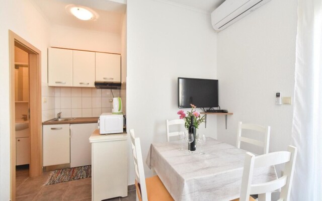 Awesome Home in Podstrana With Wifi and 1 Bedrooms