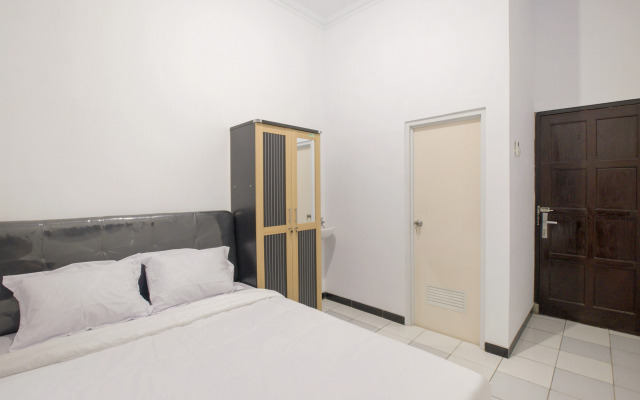 OYO 3467 White Residence