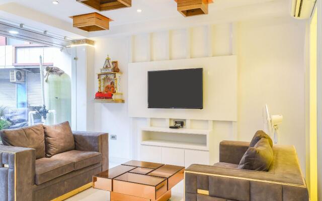 Capital O 16131 Mohit Guest House