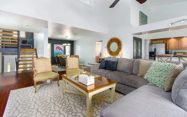 On The Rocks 6 Bedroom Home by Redawning