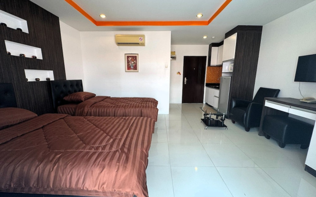 Pool-view Studio With Balcony - New Nordic VIP 4, Pratumnak