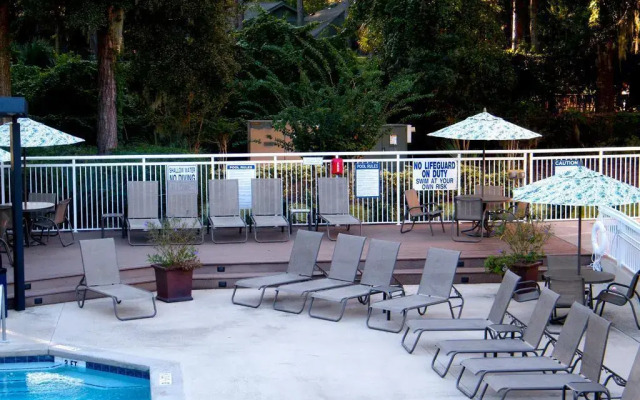 Palmera Inn and Suites