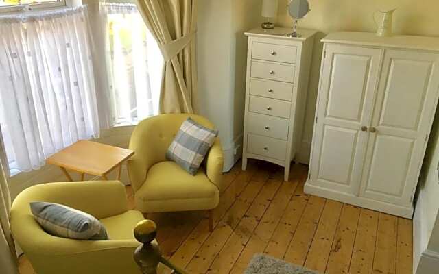 Cliftonville House Bed  Breakfast