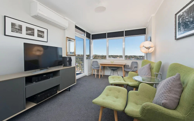 Stunning Ocean View Apartment H324