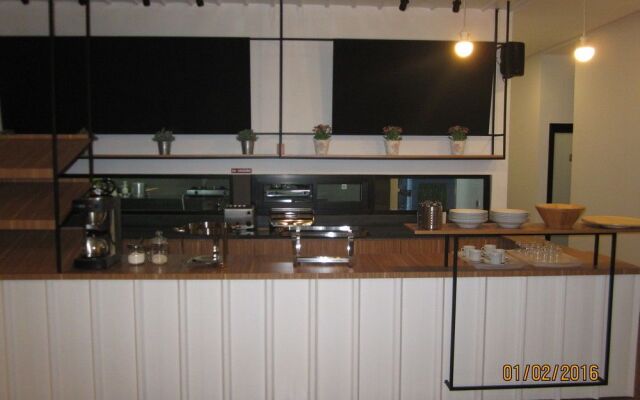 Maxley Hotel@Arjuna