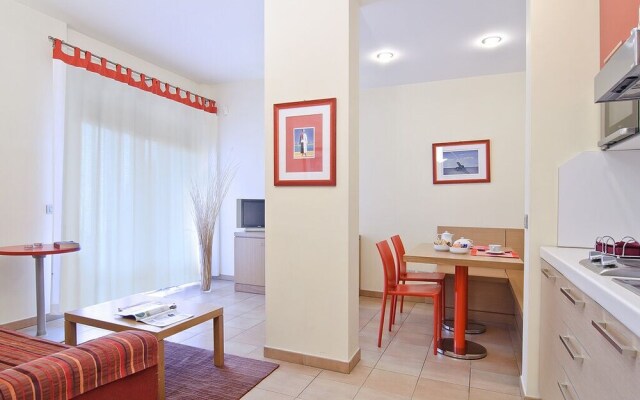 Long Stay Monthly Apartment Near Rome I Triangoli With Backyard