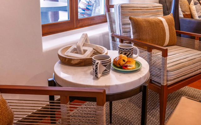 Piñon Court By La Fonda