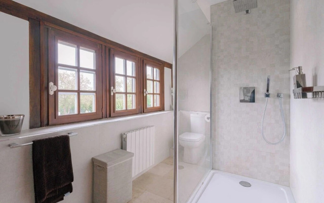 Norman House 160m2 With Pool at the Hippodrome