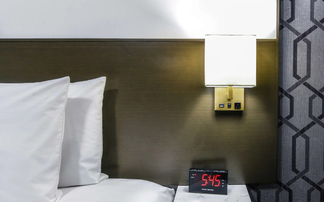 Sunset West Hotel, SureStay Collection by Best Western
