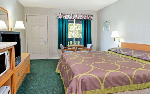 Super 8 By Wyndham Auburn