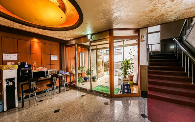 Jecheon Our Hotel