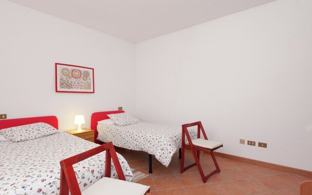 Simplistic Apartment in Consiglio di Rumo With Fenced Garden