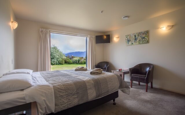 Loch Vista Lake View Villa Accommodation