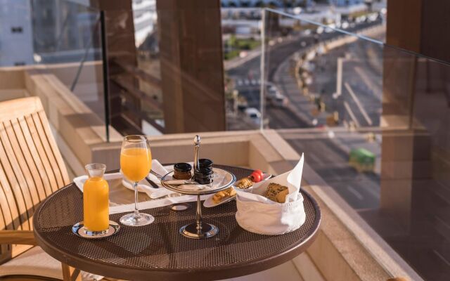 Bellevue On The Beach Suites