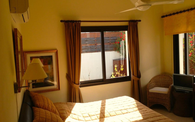 Villa Panorama - Stunning views in villa with hot tub, pool, garden