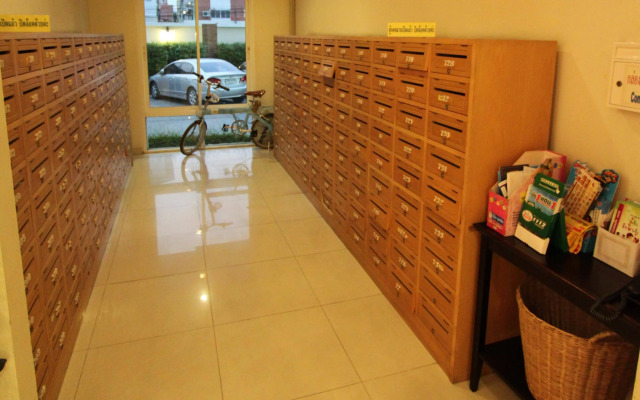 The Royal Bee Apart Hotel