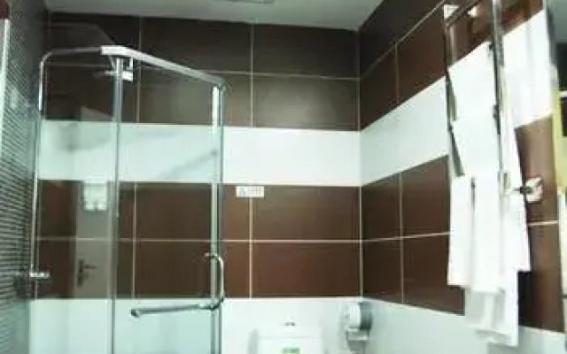 Xianning Yiju Holiday Hotel