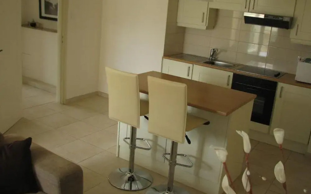Hill View Restaurant & Apartments