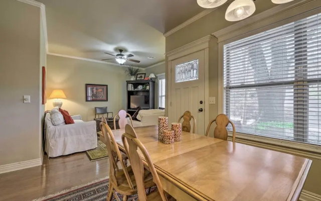 Fayetteville Apt by Univ of Arkansas Campus!
