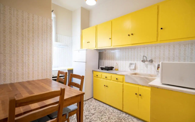 Acropolis Athens 1 bedroom 6 persons apartment.