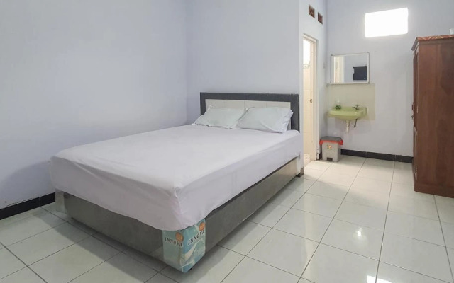 Angrumba Family Homestay Near Rsud Caruban