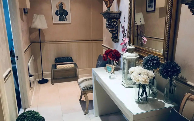 City Centre Luxury Georgian-style Apt