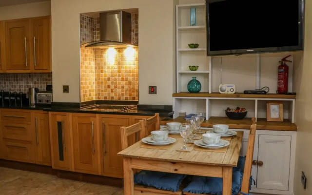 Apartment 6