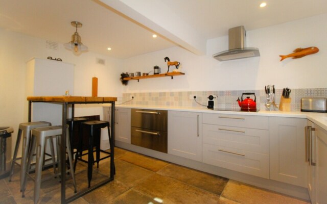 Terraced Kemptown House With a Balcony by the sea