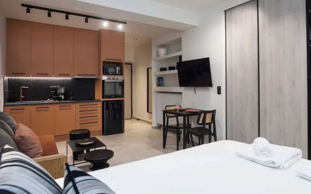 Lovely Brand New Studio byVictoria Metro
