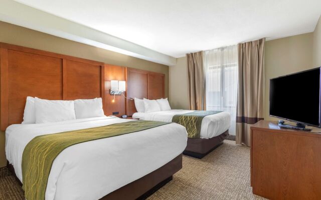 Comfort Inn & Suites at Robins Air Force Base