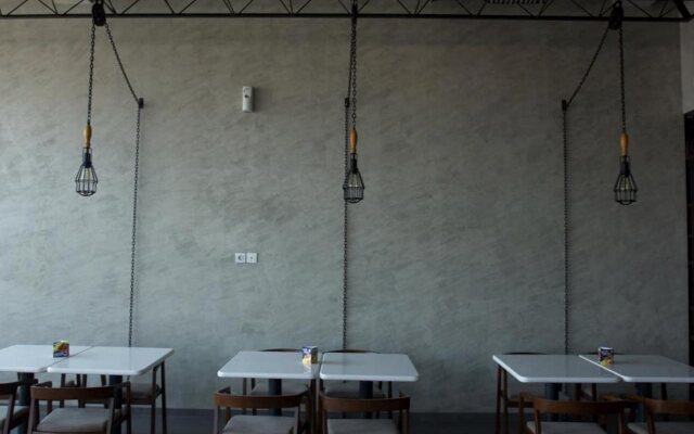 YELLO Hotel Jemursari Surabaya