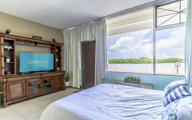 301 Little Harbor Inn