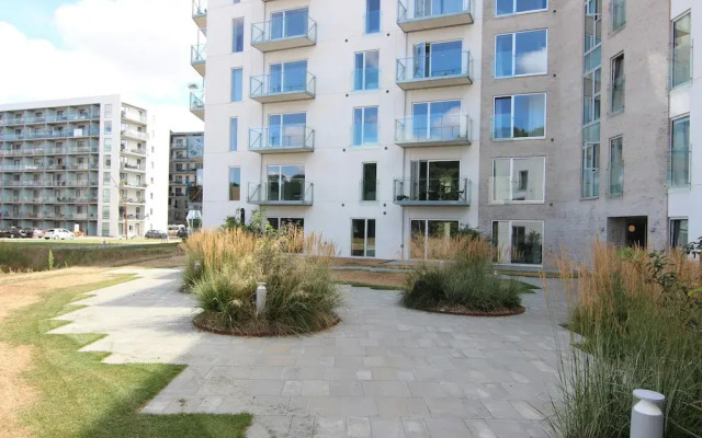 Spacious 1-bed w Private Terrace