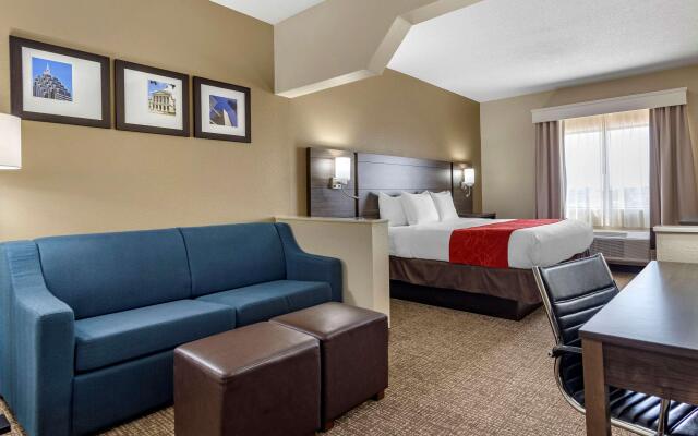 Comfort Suites near Robins Air Force Base