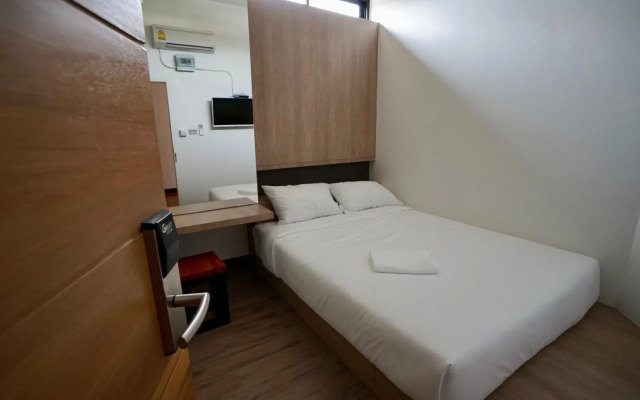 T Hostel at Victory Monument