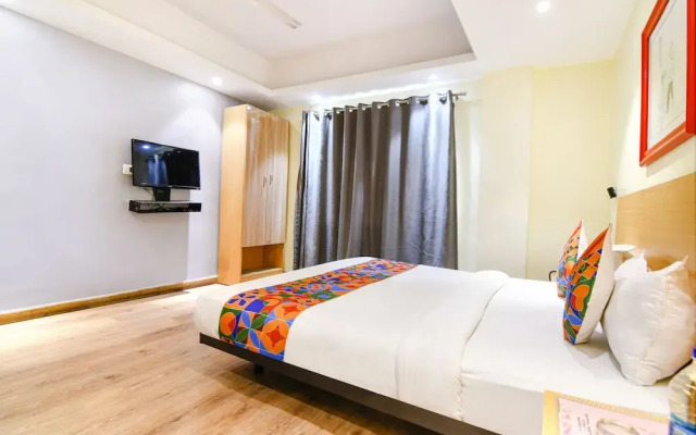 OYO Townhouse 152 Sarat Colony