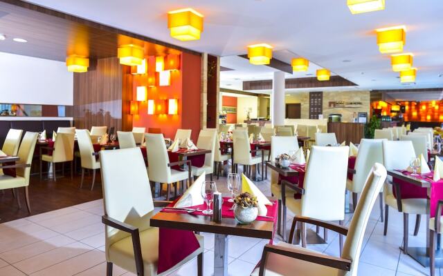 Royal Club Hotel