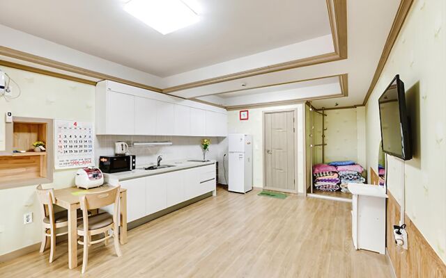 Gangneung Gyeongpo Cabin Pension