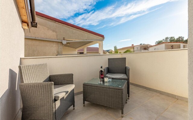 Amazing Apartment in Vir With 1 Bedrooms and Wifi