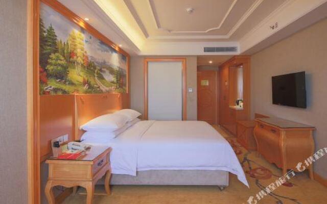 Vienna International Hotel (Shenzhen Airport Hangcheng)