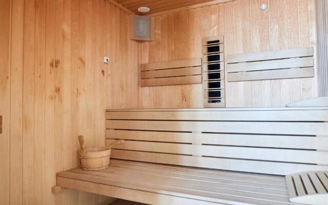 Royale Sundance Studio 8 in Alezzi Beach Spa Pool