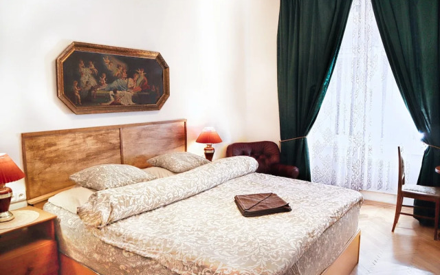 Room & Parking Assistance