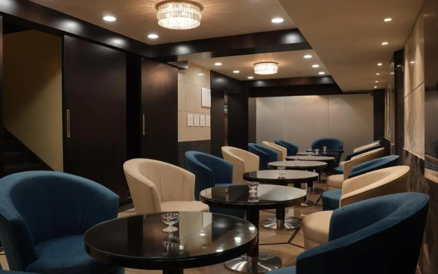 Hotel Vivan Pinnacle