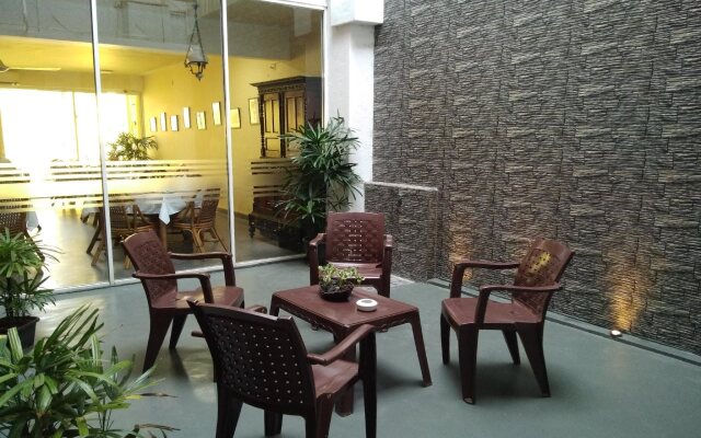 Tropic Inn - Mount Lavinia