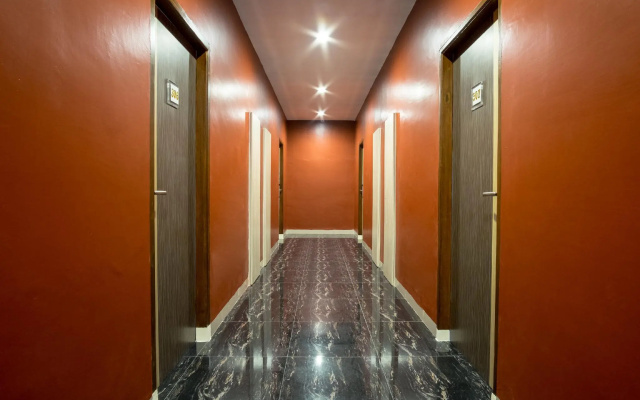 OYO 727 Merlion Hotel