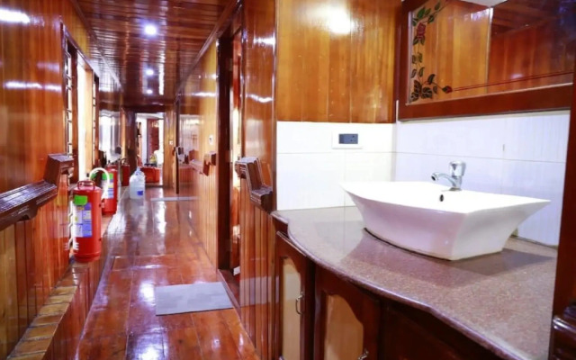 Coco Houseboats, Alleppey