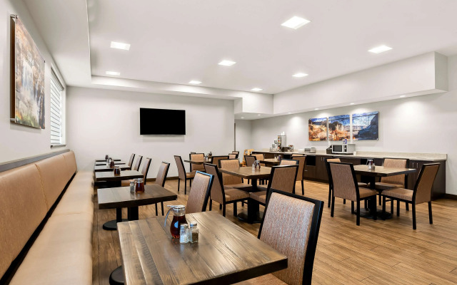 Best Western Sawtooth Inn & Suites