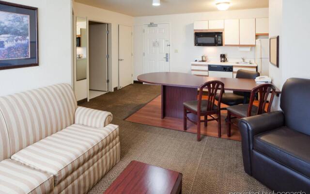 Sonesta Simply Suites Baltimore BWI Airport